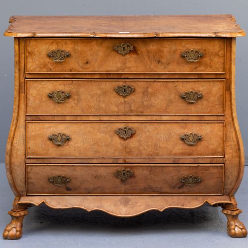 Een commode, Holland 19e eeuw Walnut and mahogany veneer, 4 -drawer, belly curve&hellip;