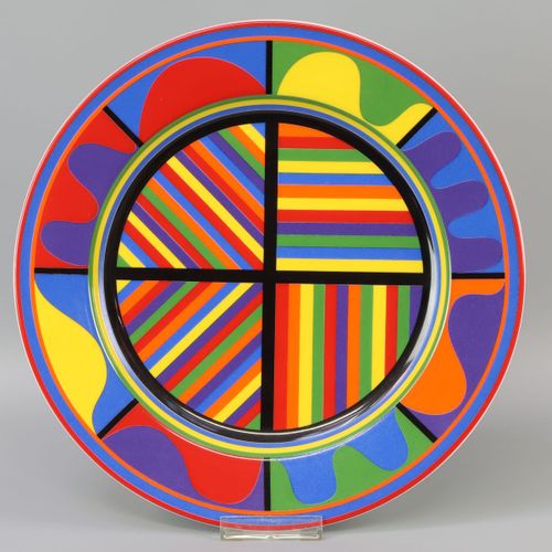 Sol Lewitt (1928 - 2007) Bord 带有彩色几何装饰的瓷器，由马斯特里赫特的皇家莫萨发行，439/500，背面有印刷签名。A ø 30 &hellip;