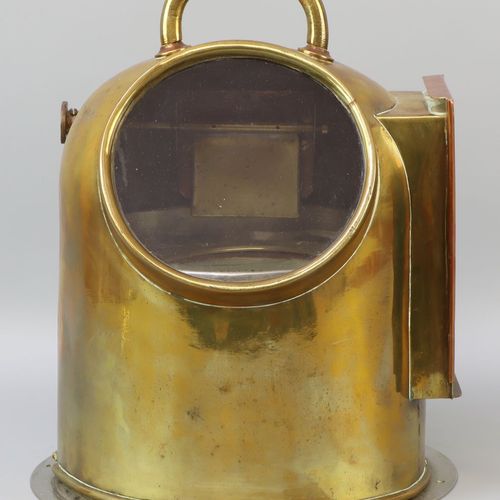 Een scheepskompas Cardanically suspended compass in copper, brass and sheet stee&hellip;