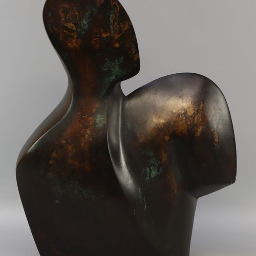 Cor Jong (1955) Gestileerde buste 青铜，不同的铜锈，有签名，编号为3/5，日期为'86--背面的划痕。A- h. 49 cm