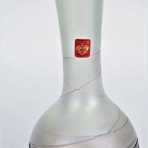 Vase by Poschinger Vase de Poschinger

Vase à paroi épaisse et à long col, pied &hellip;