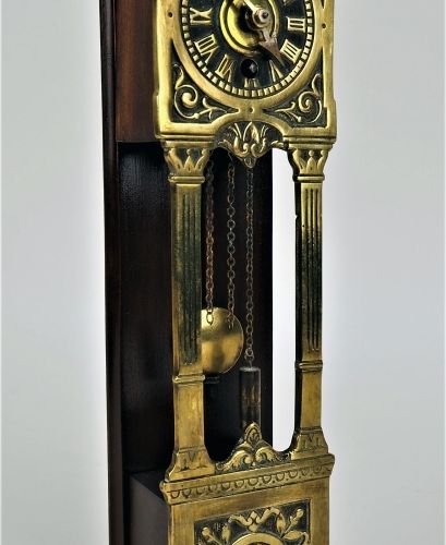 Miniature longcase clock around 1900 Pendule miniature à long carter vers 1900

&hellip;