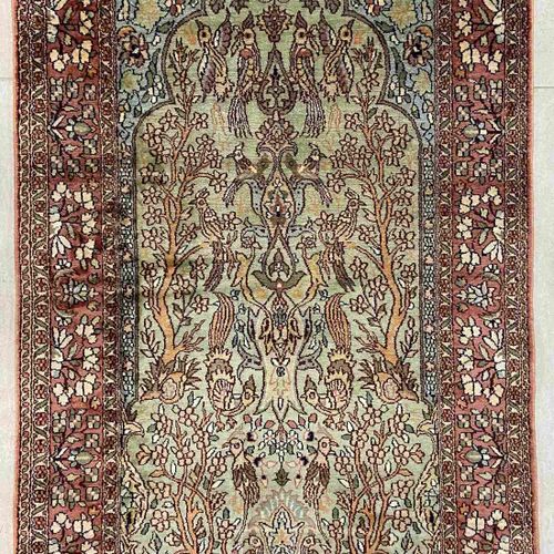 Handknotted oriental carpet, cashmere - natural silk, bird motif Handgeknüpfter &hellip;