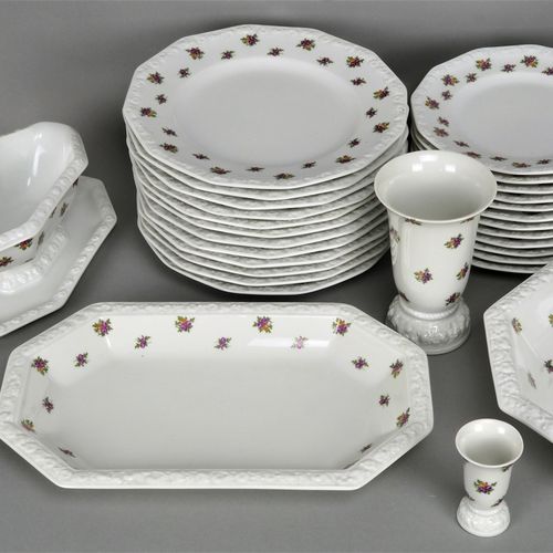 Dining service for 12 persons, Rosenthal Classic Rose Service à manger pour 12 p&hellip;