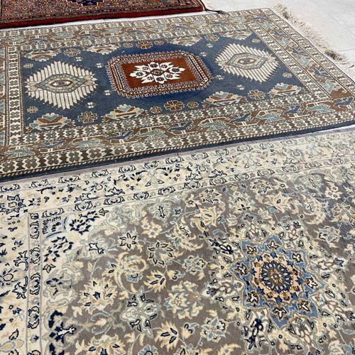 4 handknotted Persian carpets 4 alfombras persas anudadas a mano

usadas - 2 de &hellip;