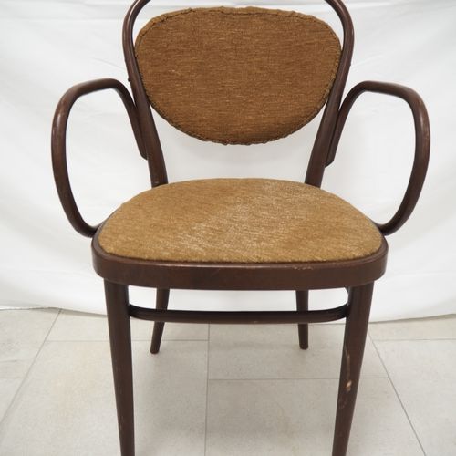 Pair of Thonet armchairs Paar Thonet Armlehnstühle

Bugholzsessel aus Buche, unt&hellip;