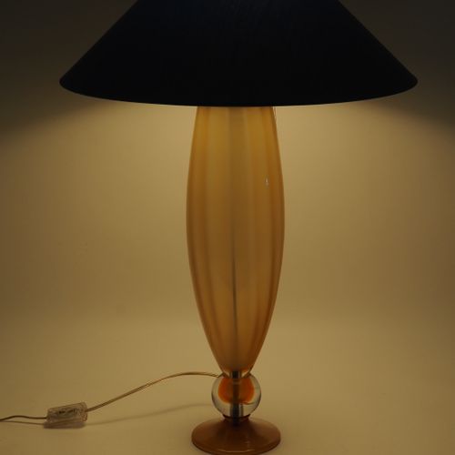 Italian designer lamp, 70s Lampe de designer italien, années 70

Lampe de table &hellip;