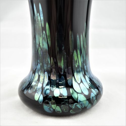 Glassblowing Eisch, Frauenau - Vase 吹制玻璃的艾希，弗劳伊瑙 - 花瓶

黑色，不透明的玻璃，有蓝色和绿色的彩虹色内含物，略&hellip;