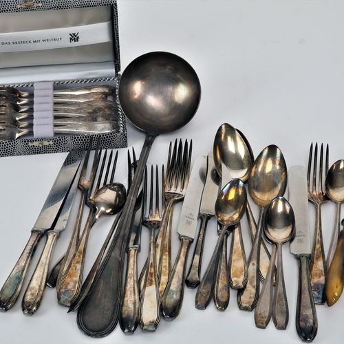 Convolute cutlery Convolute cutlery 

Lot of cutlery, different pieces and quant&hellip;