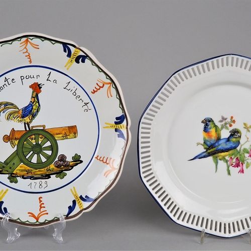 Two decorative plates, probably 19th century. Zwei dekorative Teller, wohl 19. J&hellip;