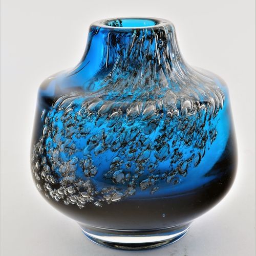 Artist vase, Maltese glass Künstler-Vase, maltesisches Glas

Sehr dickwandig, he&hellip;