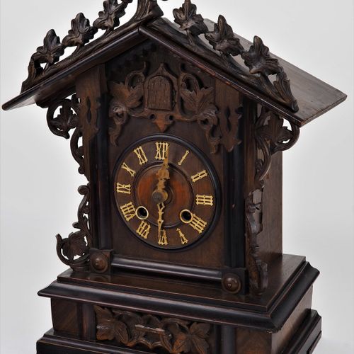 Bahnhäusle table cuckoo clock around 1900 Bahnhäusle Tisch-Kuckucksuhr um 1900

&hellip;