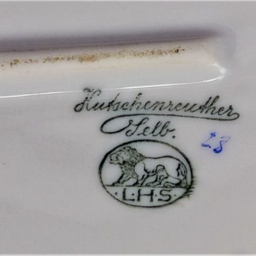 Dining service Hutschenreuther Selb 餐饮服务 Hutschenreuther Selb

瓷器白釉蓝边，包括带盖的汤锅，沙拉&hellip;