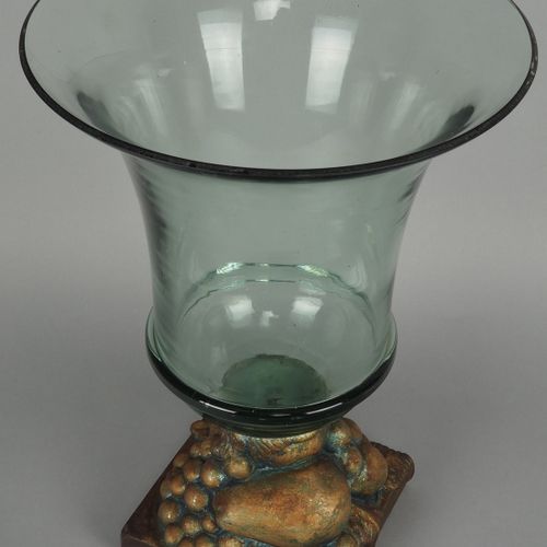 Large crater vase Large crater vase

Thick walled clear glass, light greenish sh&hellip;
