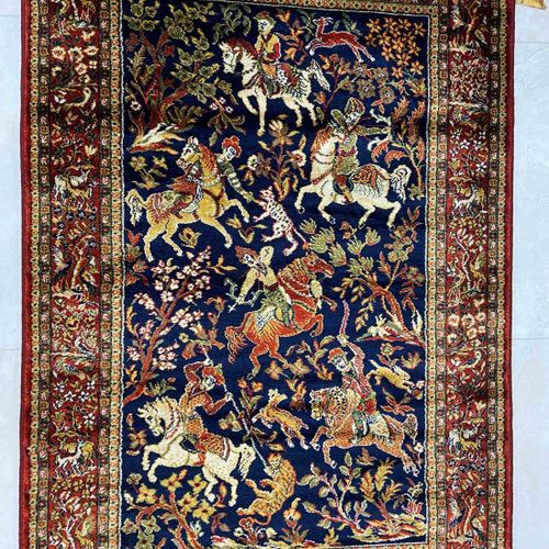 2 carpets with hunting motif - marked Lahore & Kashan 2 Teppiche mit Jagdmotiv -&hellip;