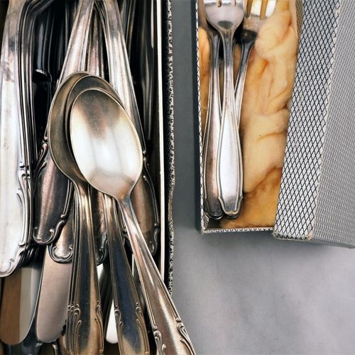 Food cutlery, 35 pieces Cubiertos de comida, 35 piezas

consistentes en 6 cuchil&hellip;