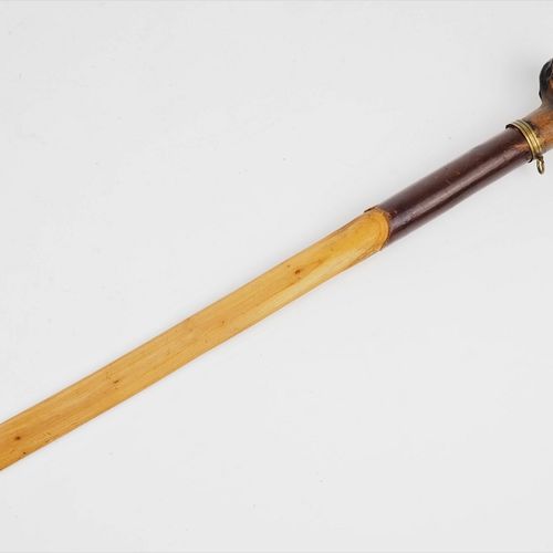 Paper divider around 1800 1800年左右的分纸器

由木头（可能是樱桃木）制成。圆形手柄，末端有一个狗头（斗牛犬）形状的旋钮，有玻璃眼&hellip;