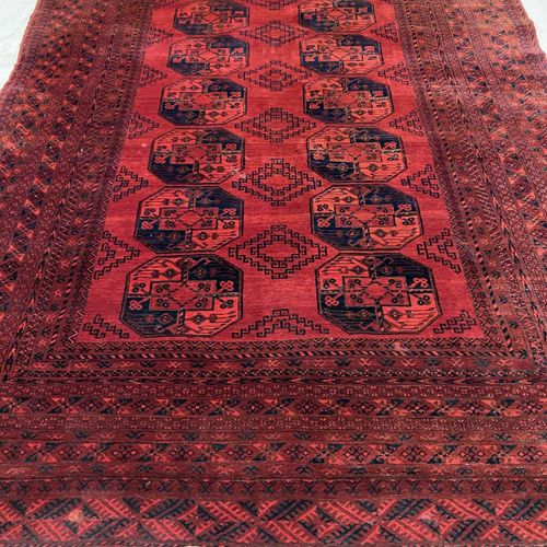 Large Persian nomadic carpet Gran alfombra nómada persa

Alfombra de lana anudad&hellip;