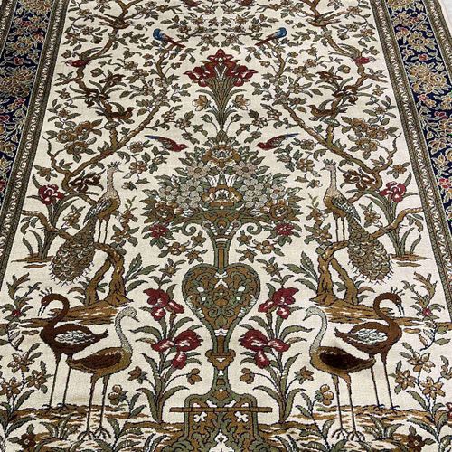 Large carpet with bird motif - ref. Kashan Alfombra grande con motivo de pájaros&hellip;