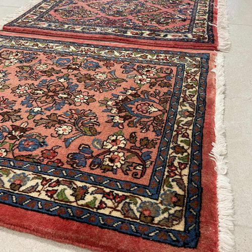 Series Persian carpets - Sarough Serie tappeti persiani - Sarough

composto da 3&hellip;