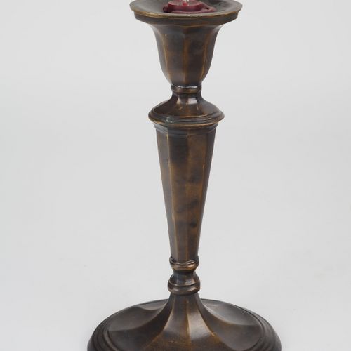 Bronze chandelier Art Deco Lustre en bronze Art Déco

Pied lourd ovale, en forme&hellip;
