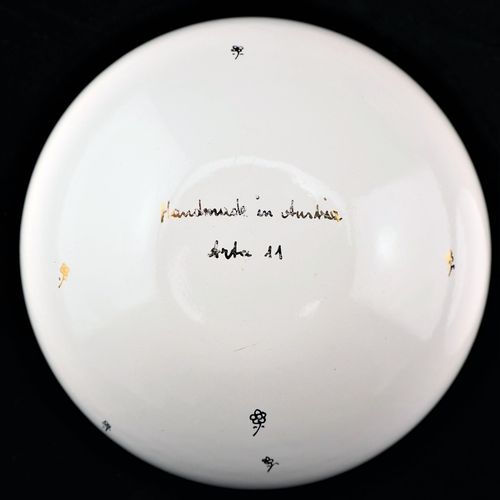Porcelain bundle 瓷器包

由两个碗组成，白瓷，手绘并施以金箔釉；六个椭圆形盘子，有抽象的花朵图案和金边，刻有 "Tirschenreuth"，&hellip;