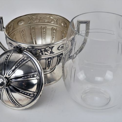 Big art nouveau punch bowl, around 1900 Grand bol à punch art nouveau, vers 1900&hellip;