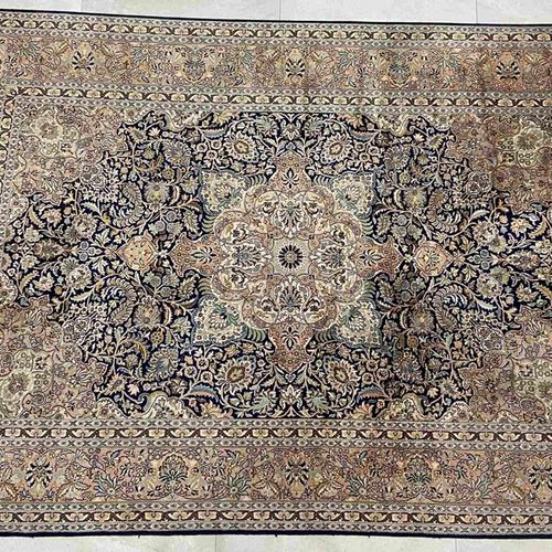 Oriental carpet, cashmere - natural silk Alfombra oriental, cachemira - seda nat&hellip;