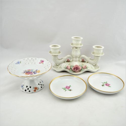 Convolute display cabinet objects, porcelain Konvolut von Vitrinenobjekten, Porz&hellip;