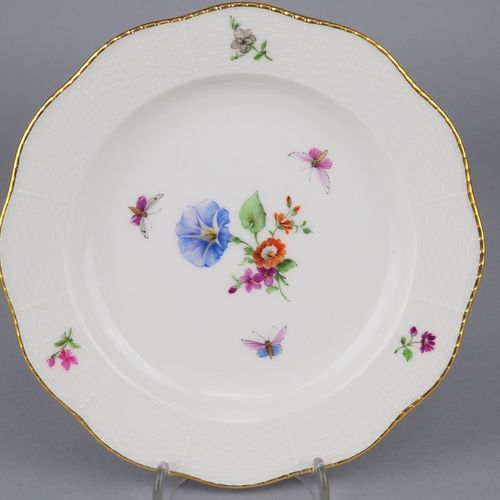 Plate KPM Berlin Assiette KPM Berlin

Porcelaine émaillée blanche peinte de moti&hellip;