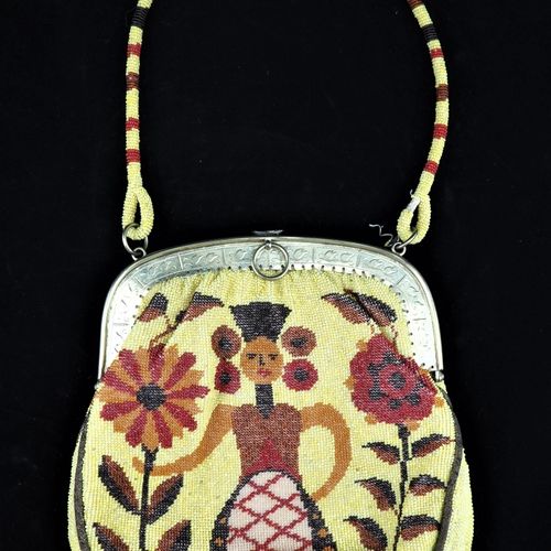 Glass beads ladies handbag Glasperlen Damenhandtasche

Glasperlen farbig verzier&hellip;