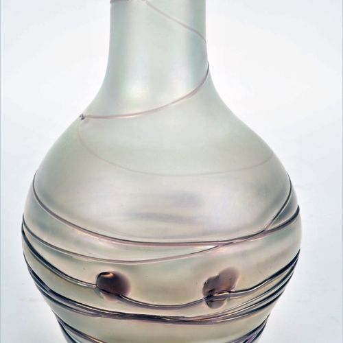 Vase by Poschinger Vaso di Poschinger

Vaso a collo lungo a parete spessa, suppo&hellip;