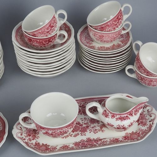 Coffee/tea service Villeroy + Boch 咖啡/茶具 维莱尔+布赫公司

瓷器，白色，釉下铜板装饰，美丽的红色调的花，上釉。包括带手&hellip;