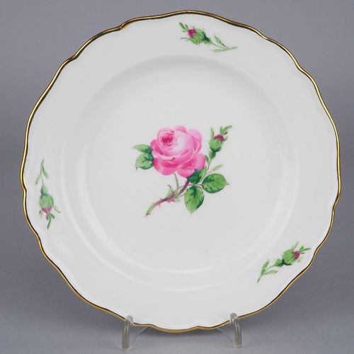Plate Meissen Plate Meissen

White porcelain with floral painting and gold rim. &hellip;