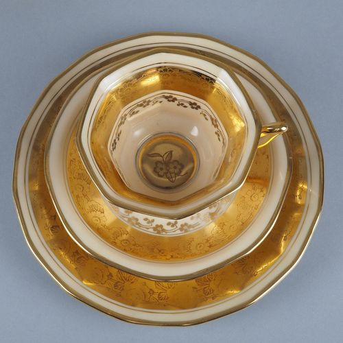 Convolute collector tea set, 2 pieces Konvolut Sammler-Teeservice, 2 Stück

einm&hellip;