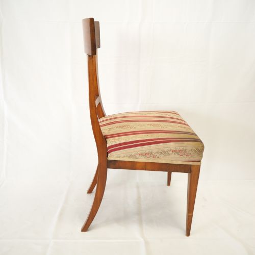 Pair of Biedermeier chairs around 1820, walnut Paire de chaises Biedermeier vers&hellip;