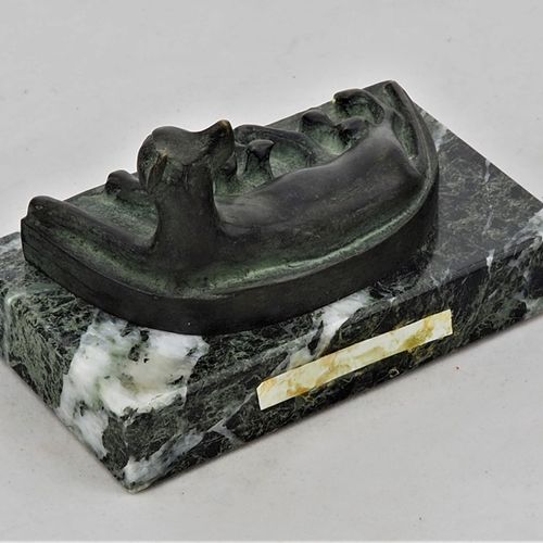 Cat paperweight Cat paperweight

made of bronze, with heavy marble base. On the &hellip;