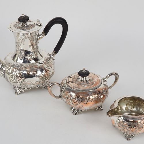 English tea service, silver plated Service à thé anglais, en métal argenté

avec&hellip;