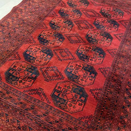 Large Persian nomadic carpet Large Persian nomadic carpet

Hand knotted wool car&hellip;