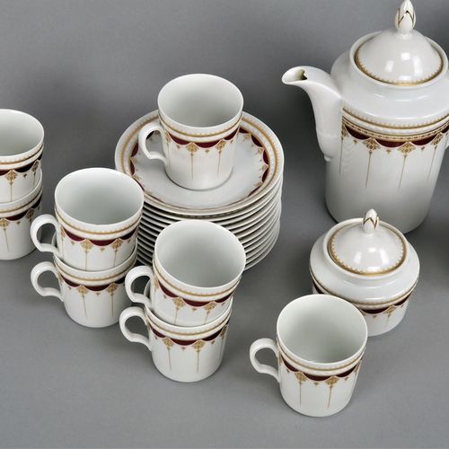Tea service for 12 people Tea service for 12 people

White glazed porcelain with&hellip;