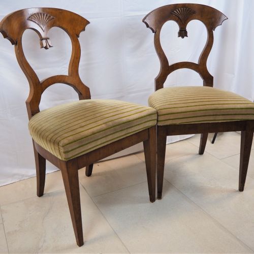 A pair of Biedermeier chairs, Middle German around 1830 A pair of Biedermeier ch&hellip;
