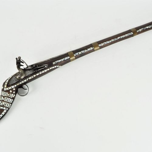 Jezail - Afghan flintlock rifle around 1800. "Jezail" - Afghanisches Steinschlos&hellip;