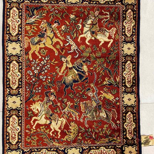 2 carpets with hunting motif - marked Lahore & Kashan 2 Teppiche mit Jagdmotiv -&hellip;