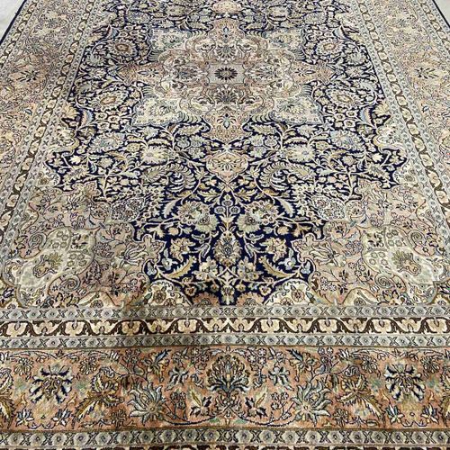 Oriental carpet, cashmere - natural silk Tapis oriental, cachemire - soie nature&hellip;