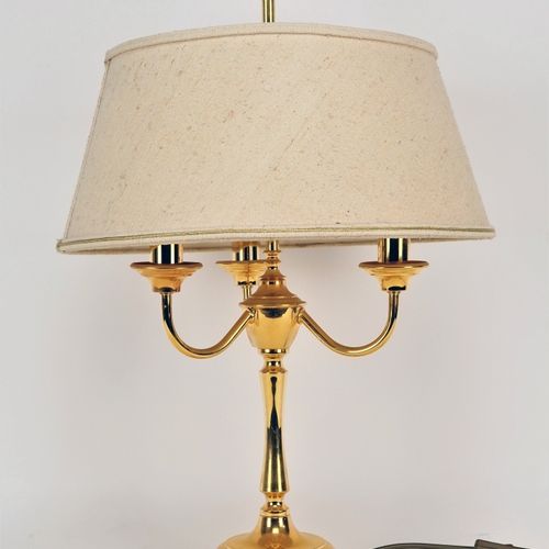 Table lamp three-armed 三臂台灯

由镀金黄铜制成，宽大的支架，板状，用铸铁重物压住，锥形轴，三个臂，上面有蜡烛状的插座（插座E14）。上&hellip;
