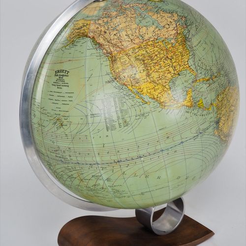 Großer Tischglobus, 30er Jahre Large table globe, 1930s


Large, round ball made&hellip;