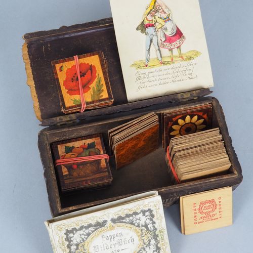 Konvolut Spielzeug um 1900 Konvolut Spielzeug um 1900


Einmal Puppenbilderbuch &hellip;
