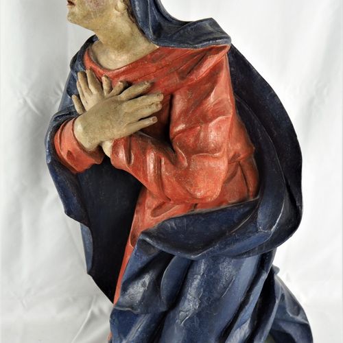 Skulptur andächtige Muttergottes, süddeutsch, Anfang 18. Jh. 虔诚的圣母雕像，南德，18世纪初。

&hellip;