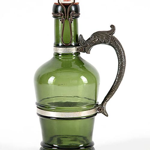 Alter Bierkrug Green glass, handle made of relief pewter, porcelain snap-on cap &hellip;