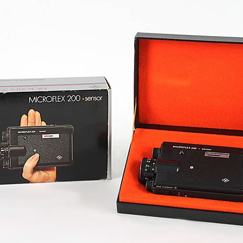 Kamera Microflex 200 sensor 超8级电影胶片。爱克发，1970年代。镜头 爱克发Movaron 1/2.0，焦距9毫米至30毫米。两个&hellip;
